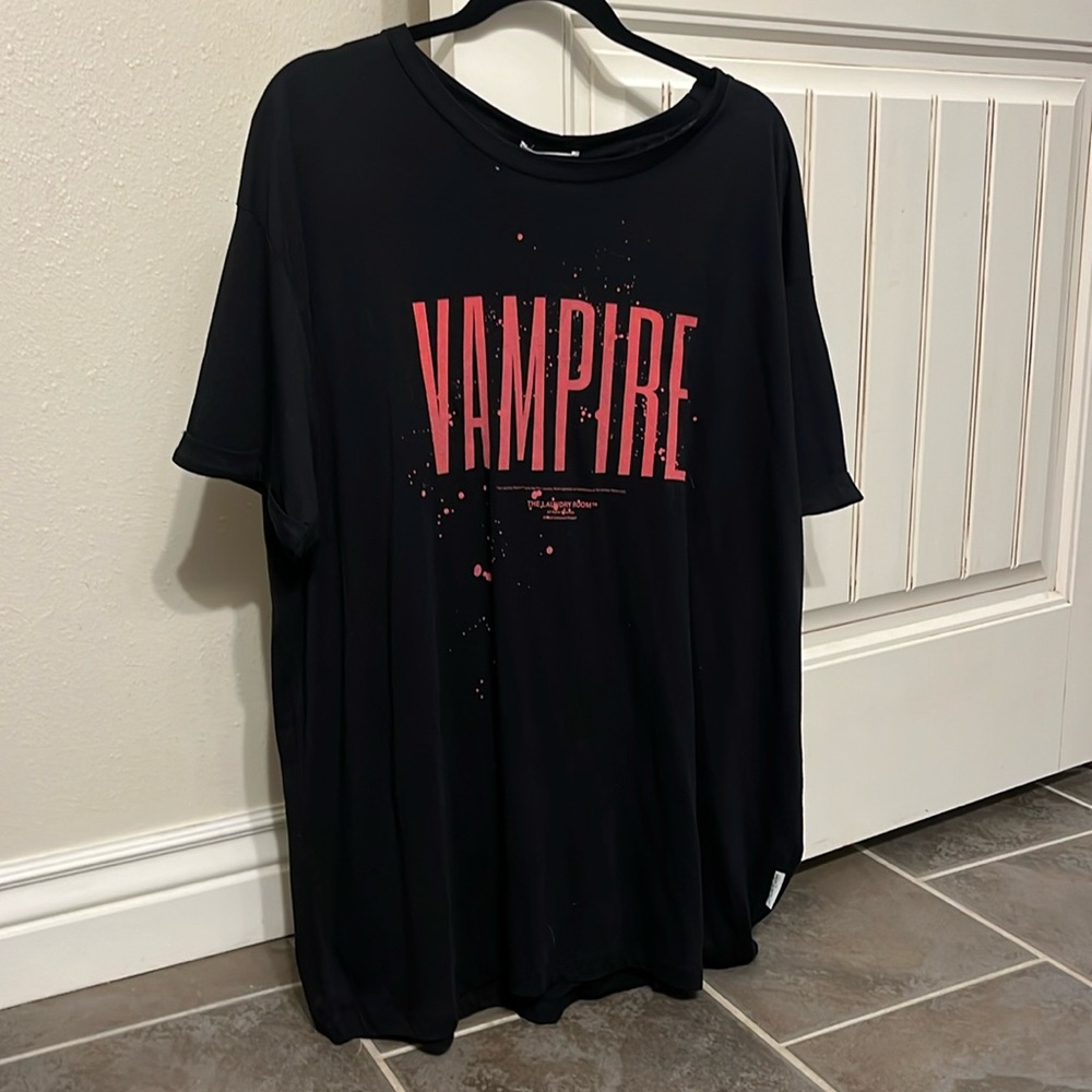 The Laundry Room VAMPIRE oversized soft black tee M